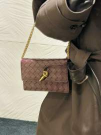 Picture of Bottega Veneta Wallets _SKUfw231412387fw